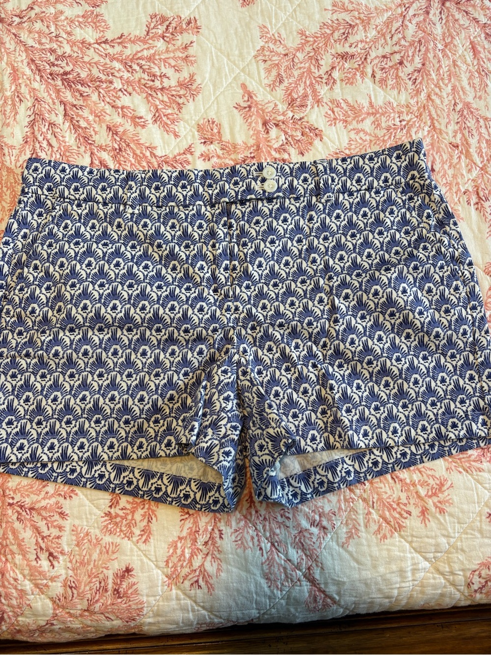 Vineyard Vines Blue and White Printed Shorts
